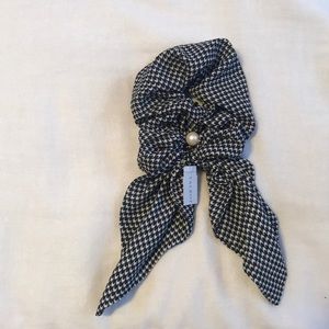 Talbots scrunchy with pearl detail
